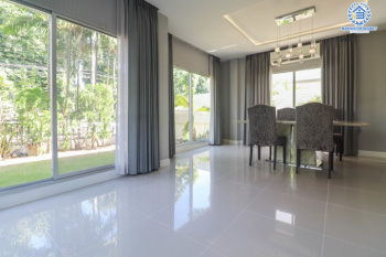 *****บ้านเดี่ยวมือสองนนทบุรี หมู่บ้าน ไลฟ์บางกอกบูเลอวาร์ด พระราม5 หลังมุม วิวสวน หน้าบ้านไม่ชนใคร จากแบรนด์ SC ASSET ฟังก์ชัน 3ห้องนอน 3 ห้องน้ำ 2 ที่จอดรถ พร้อมเฟอร์นิเจอร์บิวท์อินทั้งหลัง รองรับครอบครัวใหญ่  บนที่สุดแห่งทำเล เพียง 5 นาทีจาก MRT สถานีแยกติวานนท์ เชื่อมต่อทุกความลงตัวสู่ชีวิตสมบูรณ์แบบใกล้ถนนนครอินทร์ ถนนราชพฤกษ์ เดินทางสะดวกเหมือนอยู่ในเมือง